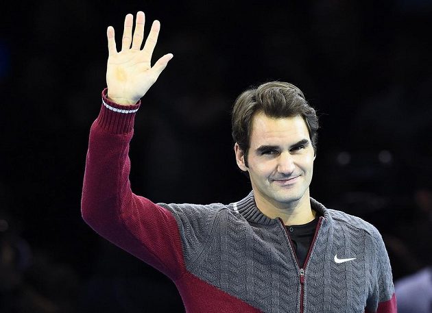 Švýcarský tenista Roger Federer se loučí s fanoušky v Londýně, kterým se omlouval za to, že nemohl nastoupit do finále Turnaje mistrů.
