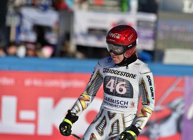 Ester Ledecká v cíli super-G v Garmisch-Partenkirchenu.