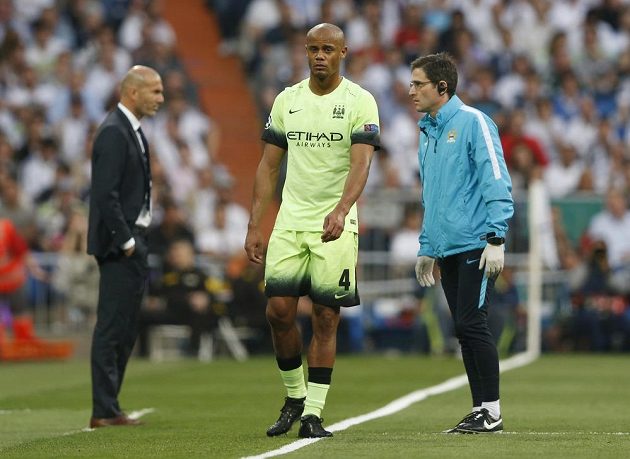 Stoper Manchesteru City Vincent Kompany musel ze zápasu s Realem odstoupit kvůli zranění už po devíti minutách hry.