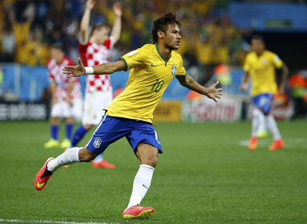 Neymar rozjásal celou Brazílii, fotbalista Barcelony srovnal ve 29. minutě utkání stav na 1:1.