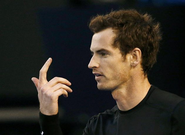 Britský tenista Andy Murray ve čtvrtfinálovém duelu Australian Open s domácím Nickem Kyrgiosem.