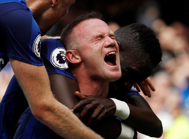 Wayne Rooney a jeho velká radost po prvním gólu, který vstřelil za Everton v Premier League.
