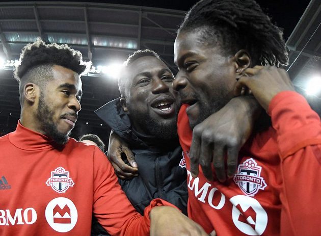 A jsme ve finále! Hráči Toronta (zleva) Raheem Edwards, Jozy Altidore a Tosaint Rickeets.