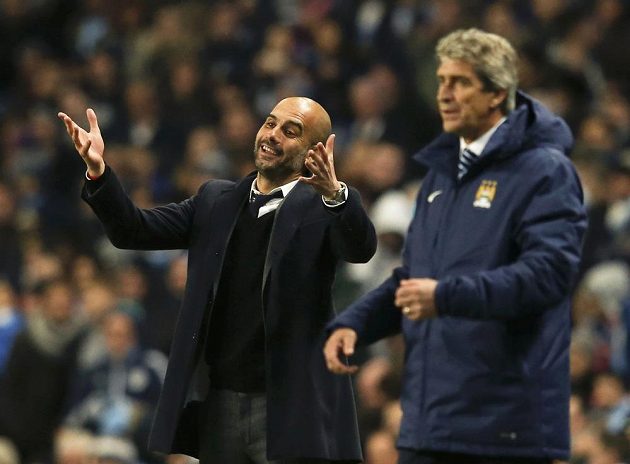 Trenér Pep Guardiola (vlevo) po sezóně vystřídá na lavičce Manchesteru City Manuela Pellegriniho.