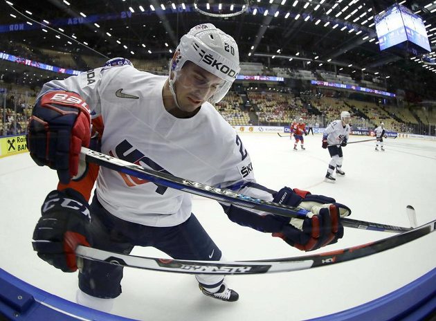 Chris Kreider z USA v akci.