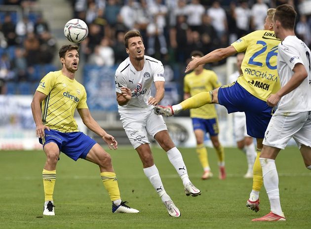 Zleva Lukáš Vraštil ze Zlína, Lukáš Sadílek ze Slovácka, Václav Procházka ze Zlína a Filip Vecheta ze Slovácka.
