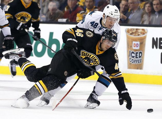 V souboji dvou elitních českých útočníků se radoval David Krejčí z Bostonu. Tomáš Hertl ze San Jose (48) vyšel bodově naprázdno.