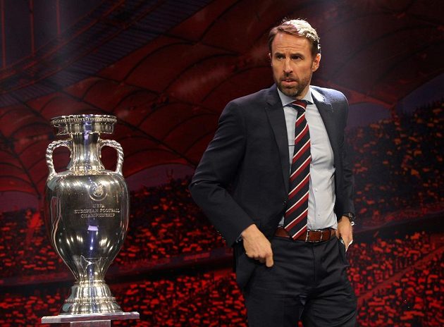 Podle trenéra Garetha Southgatea fotbalistům Anglie pomohou nedávné porážky s Čechy a Chorvaty k tomu, aby k vzájemným utkáním ve skupině na mistrovství Evropy v příštím roce přistoupili zodpovědněji.