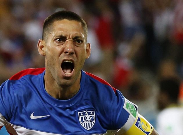 Americký útočník Clint Dempsey má obrovskou radost. Ghaně vstřelil gól po několika sekundách hry.