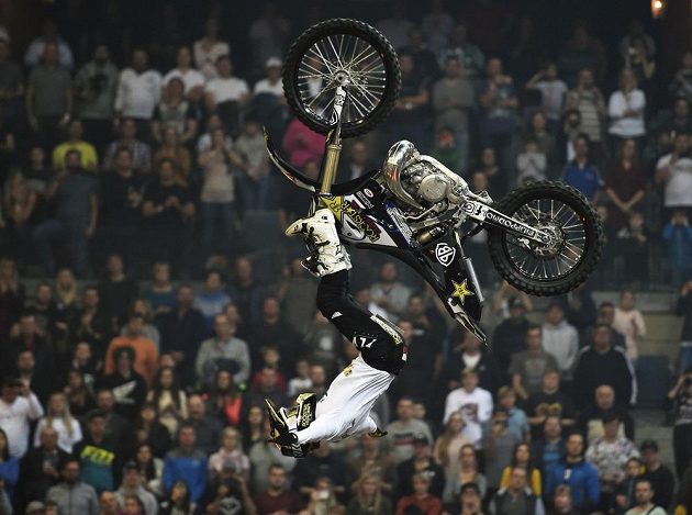 Nejlepší z Čechů na exhibici ve freestyle motokrosu FMX Gladiator Games - Filip Podmol.