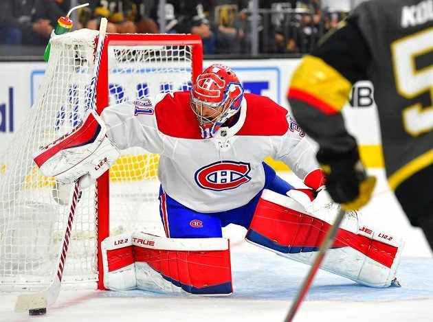 Brankář Montrealu Canadiens Carey Price (31) chytá puk během semifinále NHL na ledě Vegas Golden Knights.