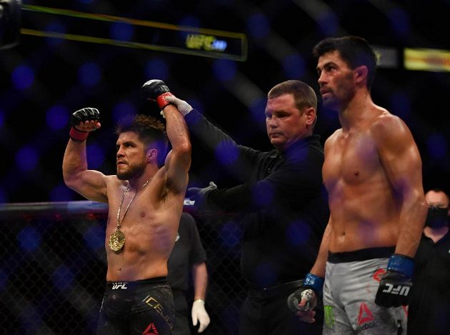 Henry Cejudo se stal vítězem, porazil Dominicka Cruze a získal titul v bantamové váze.