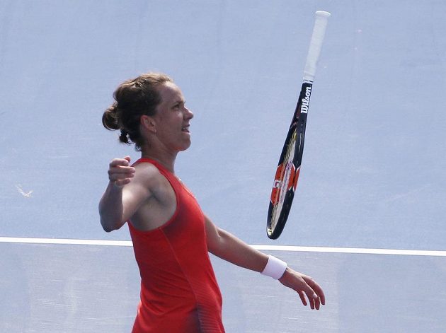 Česká tenistka Barbora Strýcová na Polku Agnieszku Radwaňskou v semifinále turnaje v Sydney nestačila.