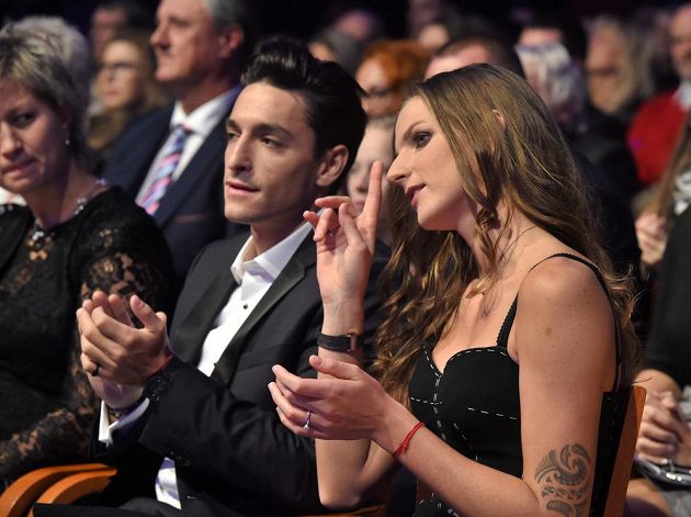Tenistka Karolína Plíšková a její manažer Michal Hrdlička v Přerově na slavnostním vyhlášení výsledků 25. ročníku ankety Zlatý kanár.
