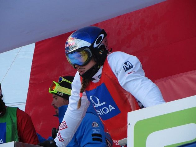 Eva Samková na startu při mistrovství světa v rakouském Kreischbergu.