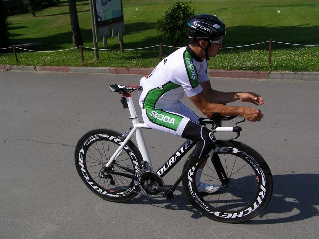 Jiří Ježek před úterním tréninkem nedaleko startu středeční časovky Tour de France.