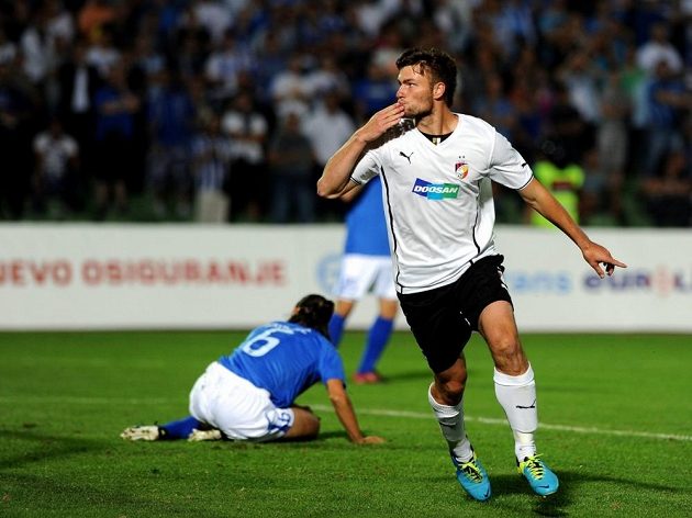 Radost plzeňského útočníka Tomáše Wágnera ze vstřelení gólu na hřišti Željezničaru v odvetném utkání 2. předkola Ligy mistrů.