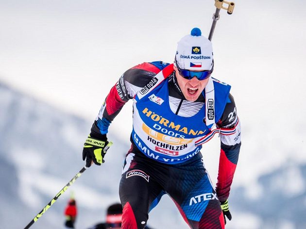 Michal Krčmář při štafetovém závodě v Hochfilzenu.