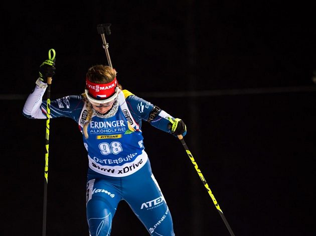 Jessica Jislová během vytrvalostního závodu ve švédském Östersundu.