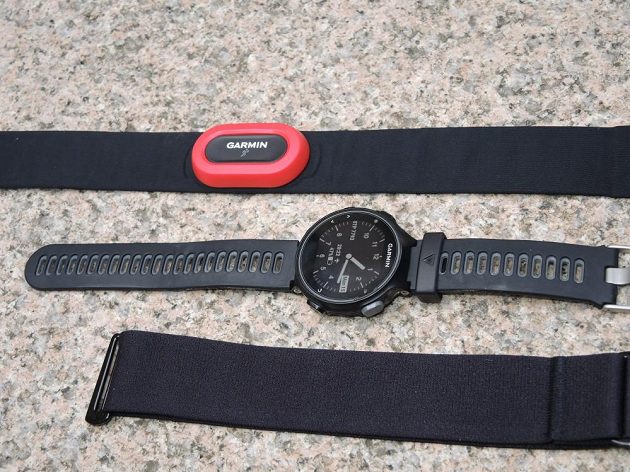 garmin forerunner 735xt vs suunto spartan trainer wrist hr