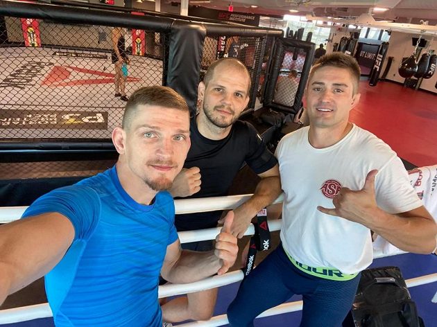 Jan Maršálek (uprostřed), Jakub Kašpar (vpravo) a David Dvořák při tréninku. Fotka nesmí chybět.