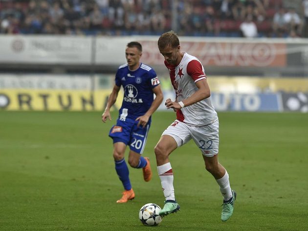 Fotbalista Slavie Tomáš Souček měl velký podíl na první gólu Pražanů v utkání 1. kola ligy na hřišti Sigmy Olomouc.