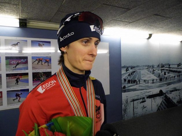 Martina Sáblíková po skončení závodu na 5000 metrů na mistrovství světa v Heerenveenu.