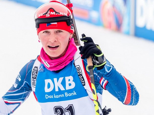 Veronika Vítková v cíli sprintu v Oberhofu.
