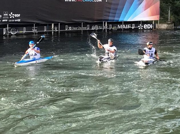 Kajakáři Jiří Prskavec, Ondřej Tunka a Vít Přindiš triumfovali na MS v závodě hlídek.