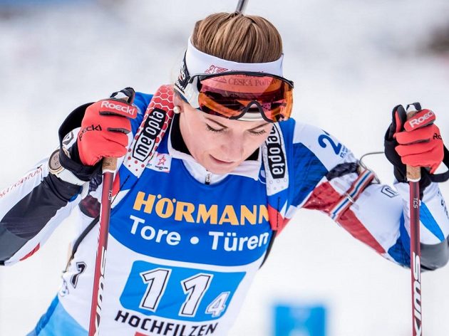 Věčná štafetová smolařka Lucie Charvátová ani dnes nepomohla české štafetě k solidnímu výsledku. Její dvě trestná kola výrazně přispěla k výsledné 11. příčce.