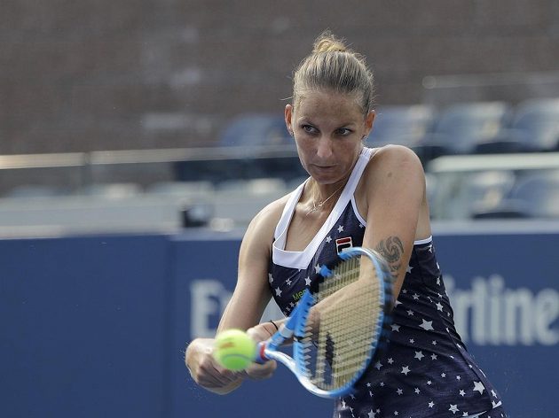 Tenistka Karolína Plíšková zvládla vstup do grandslamového US Open. Nad Zarinou Dijasovou z Kazachstánu vyhrála ve dvou setech.