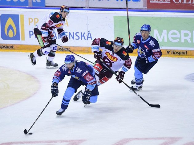 Hokejoví Rytíři Kladno s Jaromírem Jágrem bojují o extraligové body na ledě Sparty.