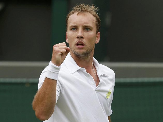 Belgičan Steve Darcis se v úvodním kole Wimbledonu postaral o senzaci, když vyřadil světovou pětku Rafaela Nadala.