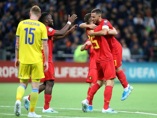 Belgický fotbalista Thomas Meunier slaví gól, který vstřelil během utkání proti Kazachstánu v kvalifikaci o postup na EURO 2020.