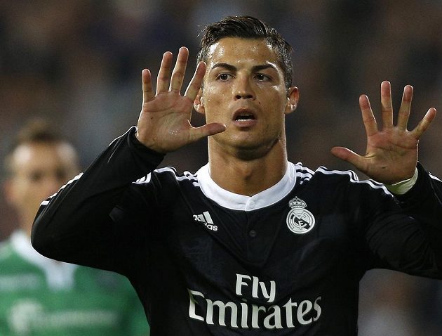 Cristiano Ronaldo z Realu Madrid slaví gól v utkání Ligy mistrů proti Ludogorci Razgrad.