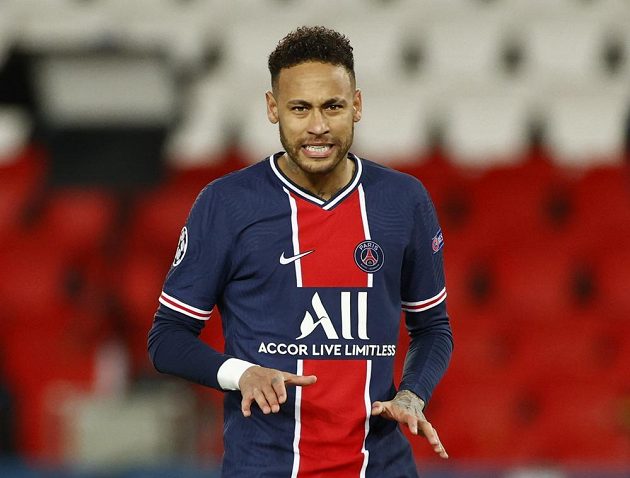Hvězda fotbalového PSG Neymar a jeho reakce během odvetného čtvrtfinále Ligy mistrů.