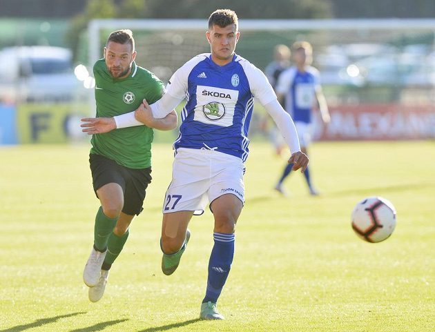 Zleva střelec dvou příbranských gólů Antonín Fantiš a Matěj Chaluš z Boleslavi.