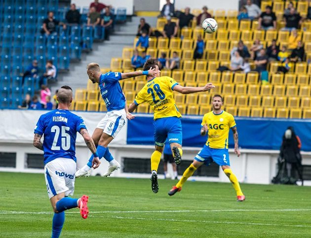 Zleva Jiří Fleišman a Nemanja Kuzmanovič z Ostravy, Jan Knapík a Ondřej Mazuch z Teplic.