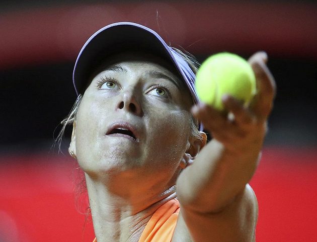 Ruská tenistka Maria Šarapovová se vrátila po patnácti měsících do hry po odpykání trestu za doping. Ve Stuttgartu nastoupila proti Italce Vinciové.