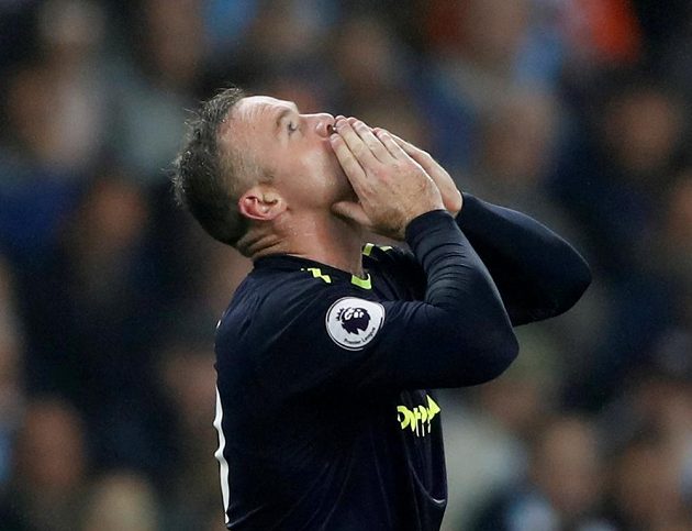 Wayne Rooney vstřelil vedoucí gól Evertonu na hřišti Manchesteru City v utkání Premier League.