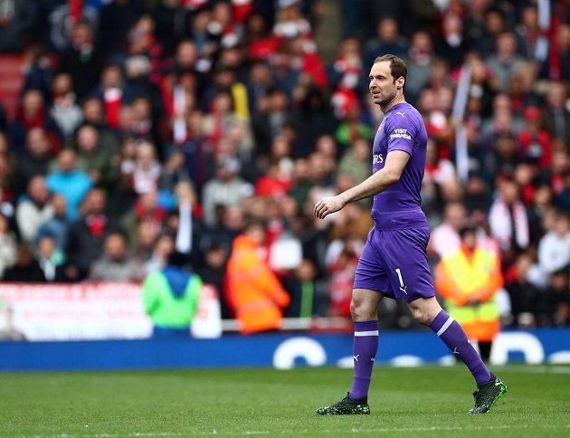 Brankář Petr Čech a jeho rozlučka po posledním domácím utkání v Premier League v dresu Arsenalu.