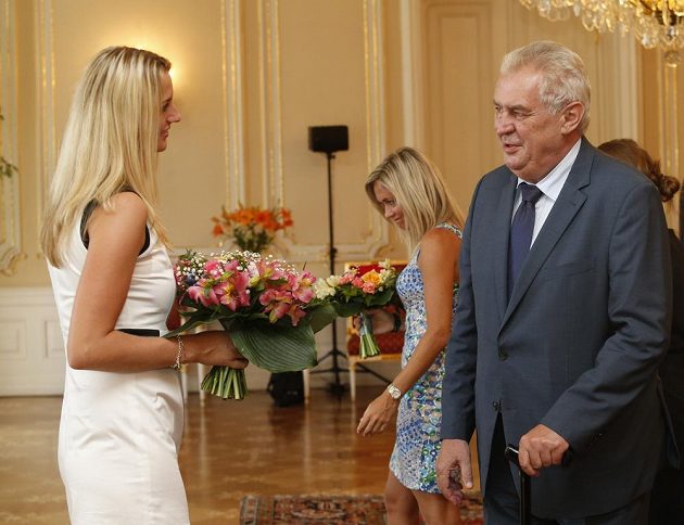 Prezident republiky Miloš Zeman přijal na Pražském hradě české tenistky, mezi nimi i vítězku Wimbledonu 2014 Petru Kvitovou.