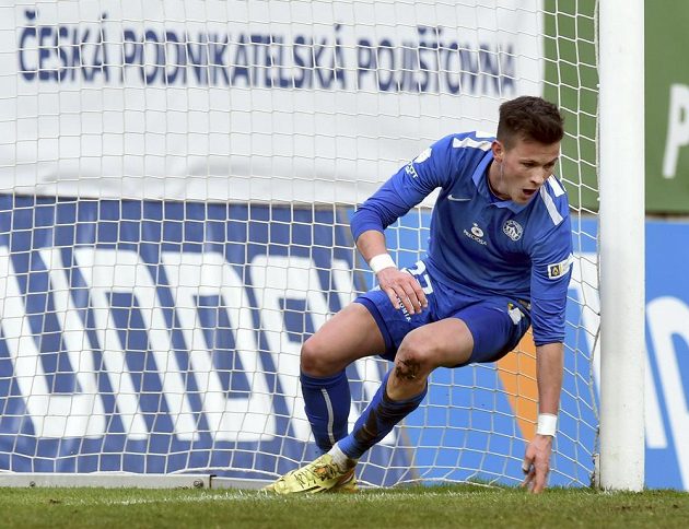 Liberecký záložník Egon Vůch se raduje ze vstřelení druhého gólu na hřišti Teplic.