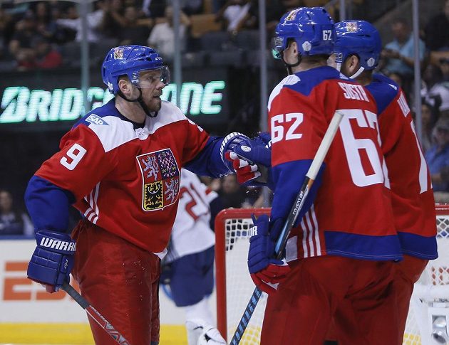 Milan Michálek (vlevo) byl ústřední postavou české reprezentace proti Američnaům.