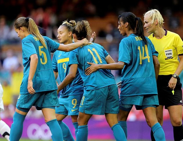 Bibiana Steinhasuová při utkání Brazílie - Nový Zéland na OH 2012 v Londýně.