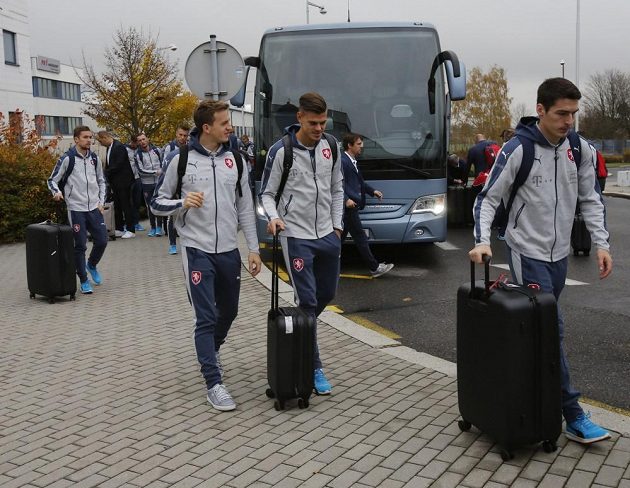 Česká fotbalová reprezentace vyrazila ma přípravný turnaj do Dauhá.