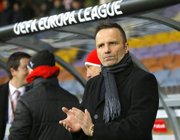 Plzeňský kouč Karel Krejčí během utkání Evropské ligy s Dinamem Minsk v Bělorusku.