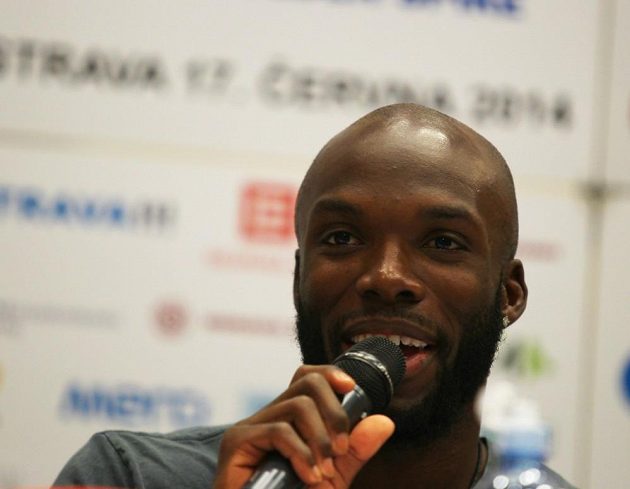 Americký čtvrtkař LaShawn Merritt na tiskové konferenci před Zlatou tretrou v Ostravě.