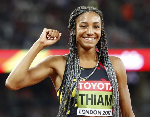 Belgičanka Nafissatou Thiamová přidala v Londýně k olympijskému zlatu i titul mistryně světa v sedmiboji.