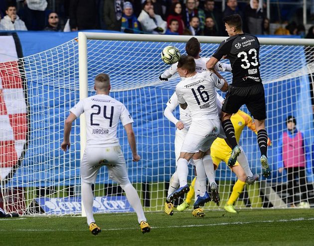 Zleva Jan Juroška ze Slovácka, Patrik Šimko ze Slovácka, Ondřej Zahustel ze Slovácka a Petar Musa ze Slavie.